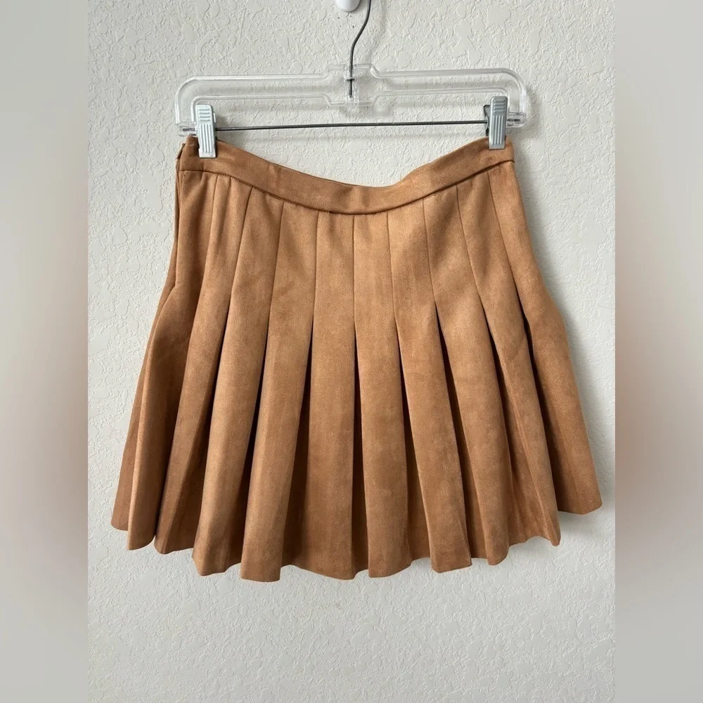 Love Tree Brown Pleated Mini Skirt size medium